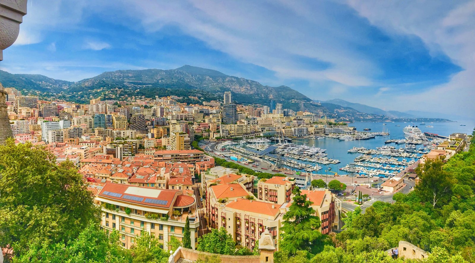 Vue panoramique de Monaco et de son port